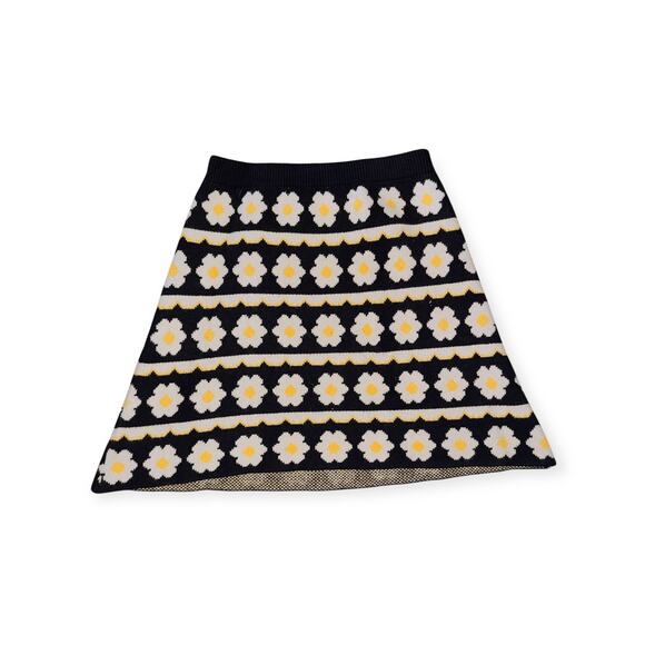 Black and White Plush Daisy Skirt - Picture 1 of 3
